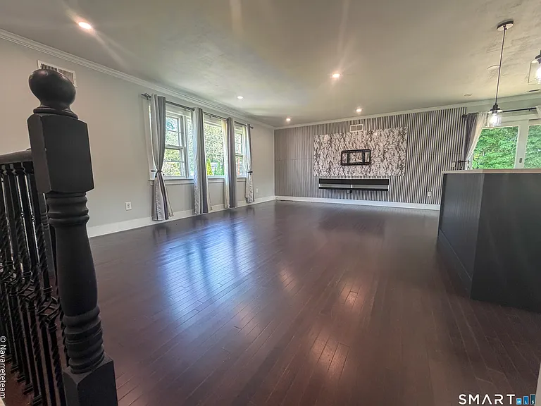 17 Kingsbury Rd — Photo 8