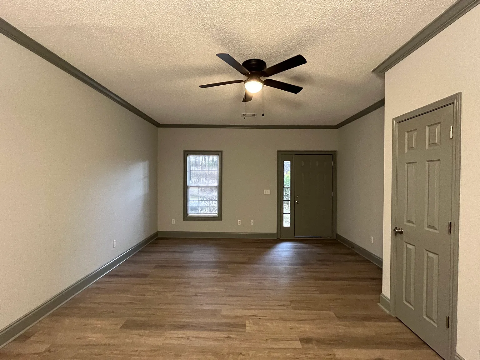 3 bed, 1.5 bath, 1088 sqft, $1,750 — Photo 2