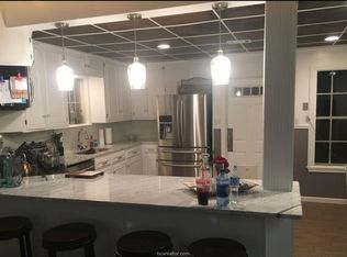 608 E Barton St, Calvert, TX 77837