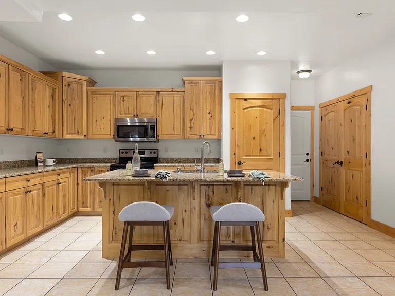 396 N Juniper Bay Rd #15 — Photo 2
