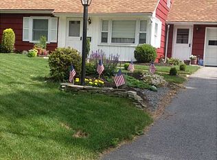 9 Grassy Plain Rd, Barrington, RI 02806