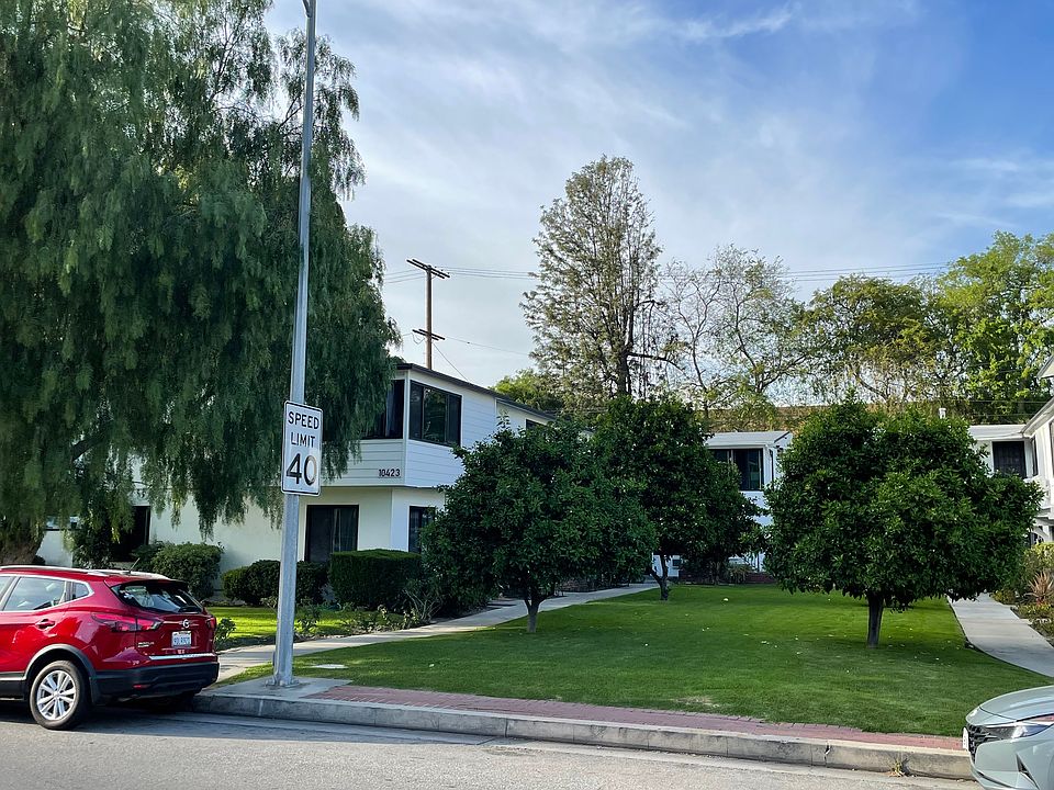 1st image of 10423 Riverside Dr APT C