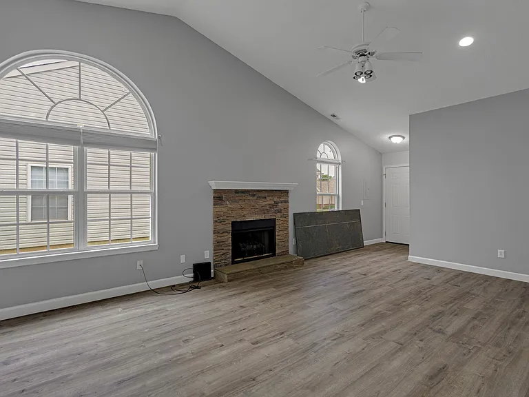 5709 Eden Village Dr — Photo 2