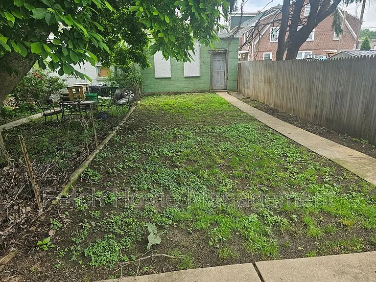 428 Smith St — Photo 20