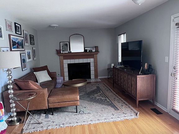 2nd image of 1028 Lakewood Cir