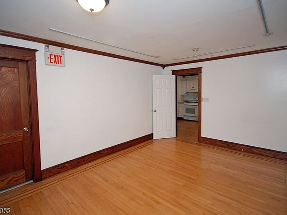 5th image of 231 S Main St