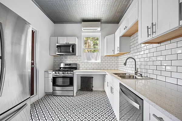 Rented by Corcoran | media 21