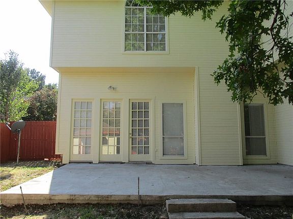 2nd image of 4202 Briar Hill Dr