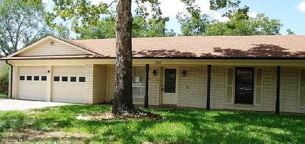 1st image of 2809 Michael Ln