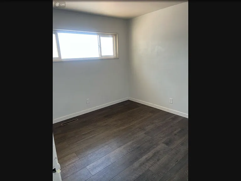 1917 Hallam Ave — Photo 3