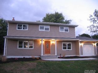 3 Jeff Ct, East Patchogue, NY 11772