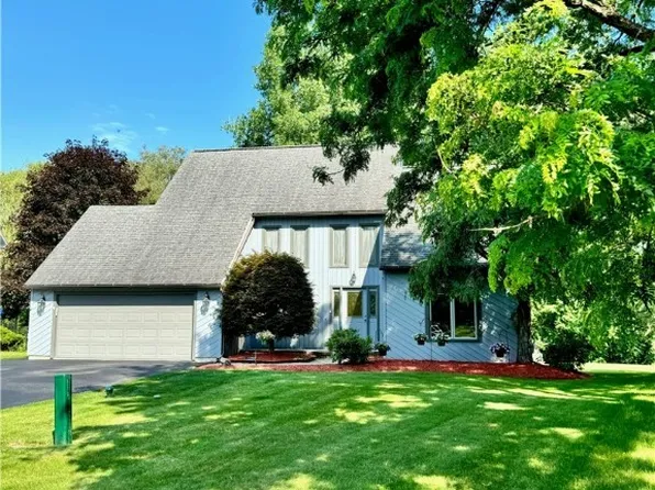 10 Frandin Path, Liverpool, NY 13090