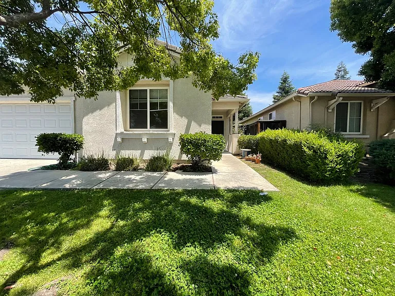 3976 Anastasia Ln — Photo 2