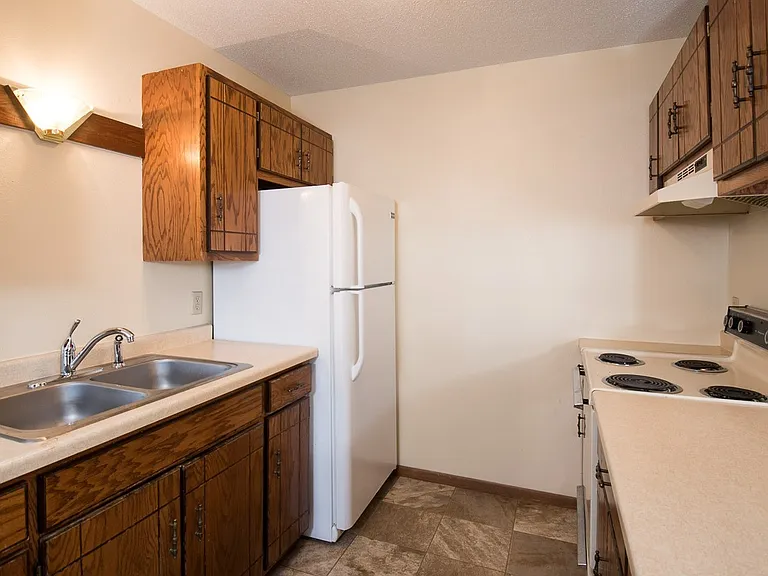 Ambercrest Apartments, Fox Run Apartments — Photo 11