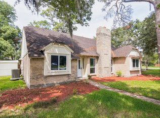 3820 Evergreen Dr, Dickinson, TX 77539