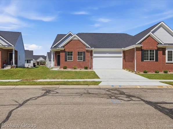 1433 Lincoln St #40, Lapeer, MI 48446