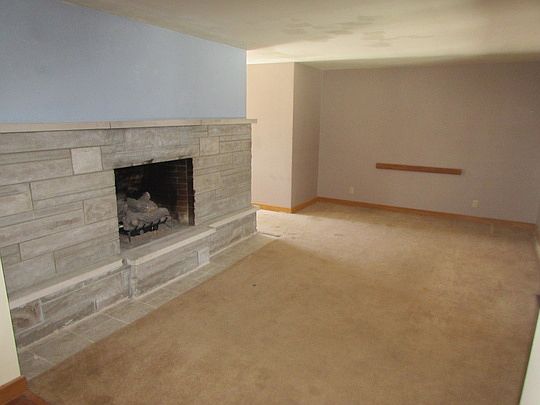 3rd image of 903 Marilyn Dr