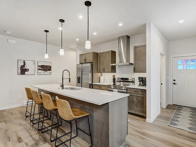 Kitchen

Modern kitchen with stainless steel appliances for all your culinary needs!