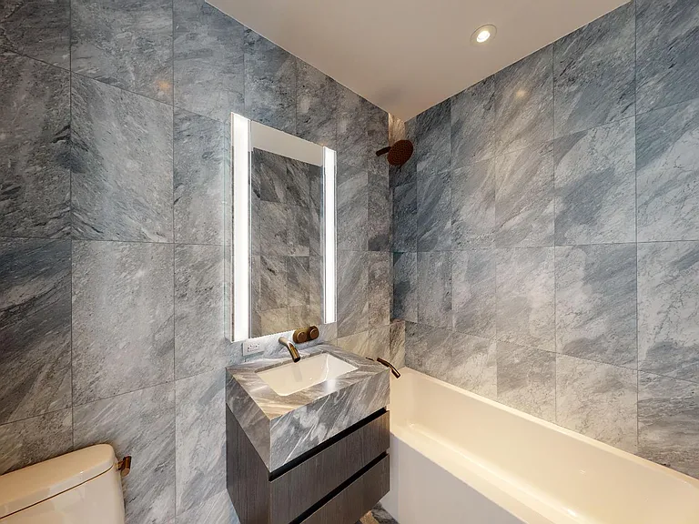 130 William St #23D — Photo 12
