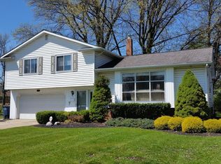 1868 Edenhall Dr, Lyndhurst, OH