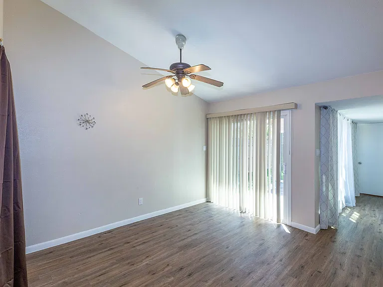 4603 Chapman St — Photo 10