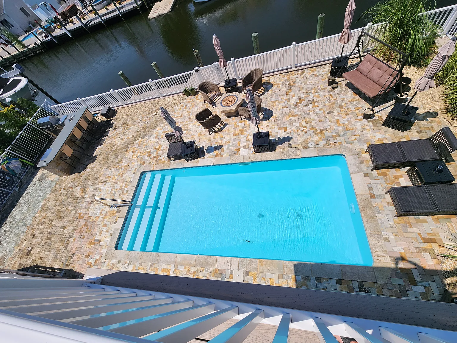 4 bed, 3.5 bath, 2872 sqft, $20,000 — Photo 2