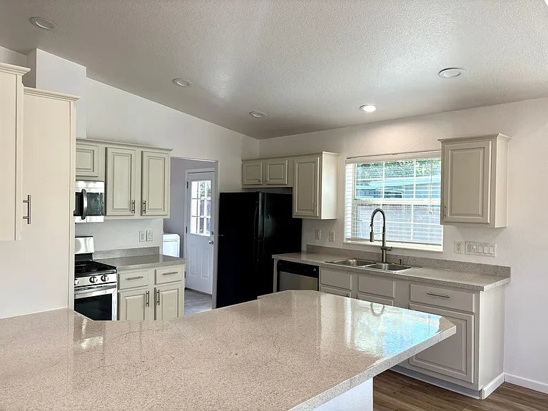 105 Gray Mountain Dr — Photo 8