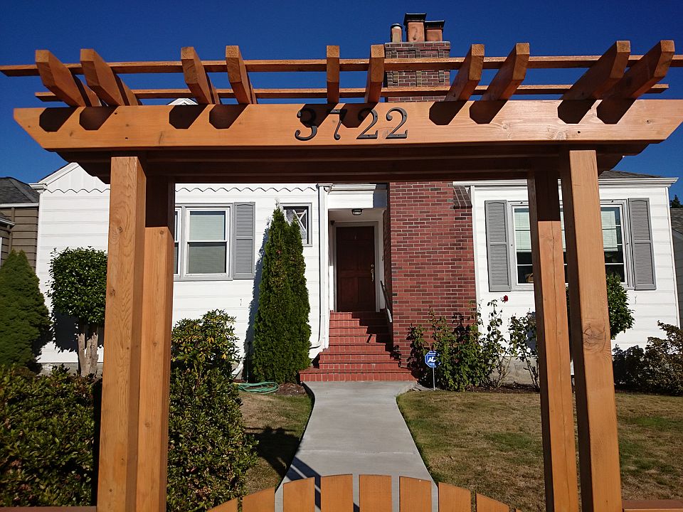 2nd image of 3722 41st Ave NE