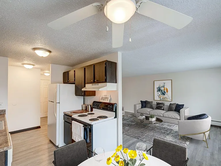 Hilton Village Apartment Homes — Photo 5