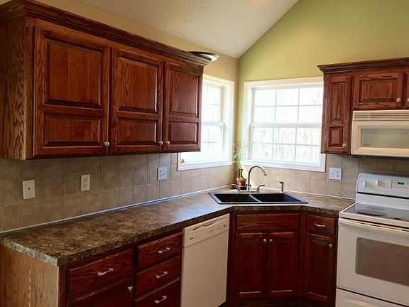 5th image of 1206 Lakeview Dr