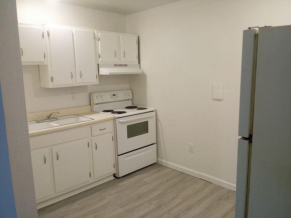 2nd image of 200 1/2 Radiance Ave #2
