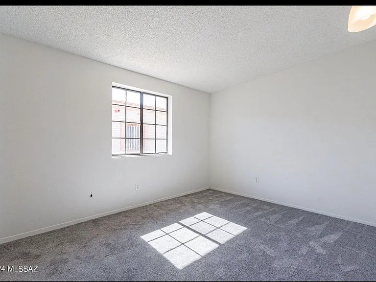 1504 W Sonora St — Photo 6