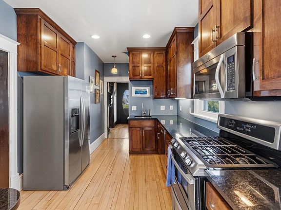 2nd image of 3407 Garfield Ave