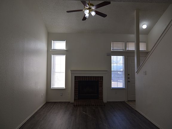 4th image of 8437 Cloverglen Ln