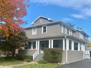 934 Woodlawn Ave, Des Plaines, IL