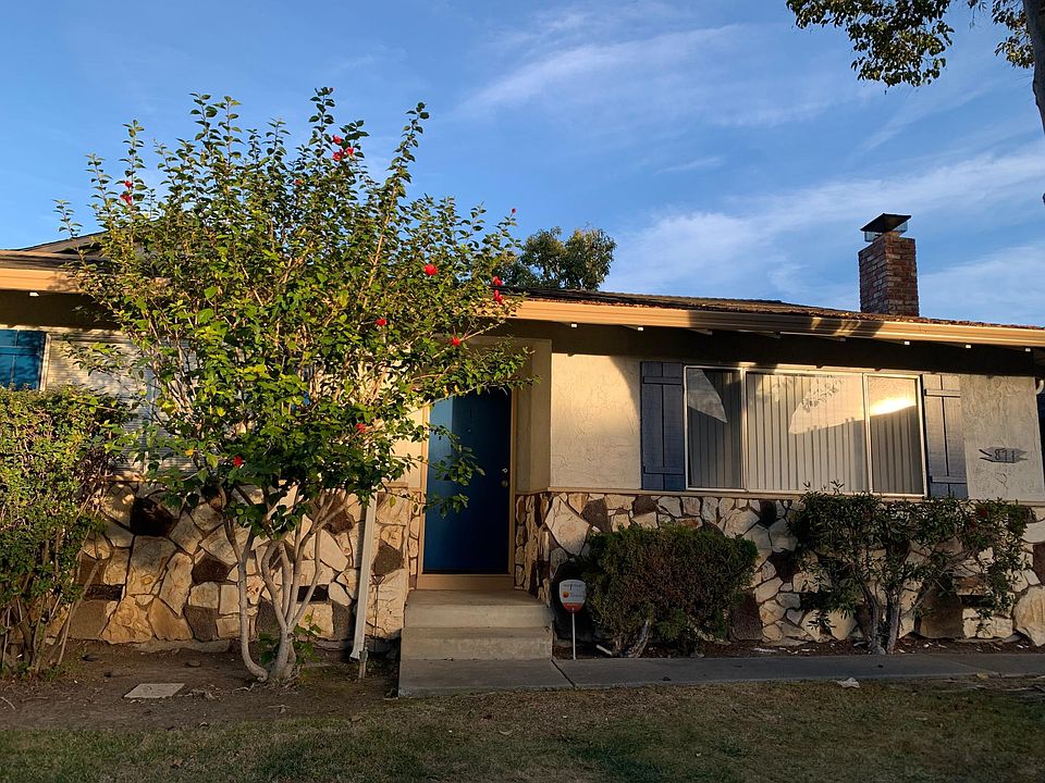 1st image of 871 Burbank Dr APT 1