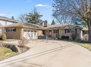 5837 Eldon Pl, Downers Grove, IL 60516
