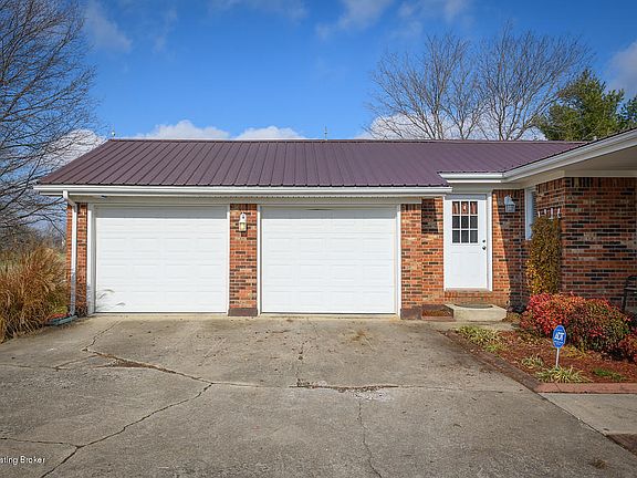 4th image of 1351 Lilly Pike