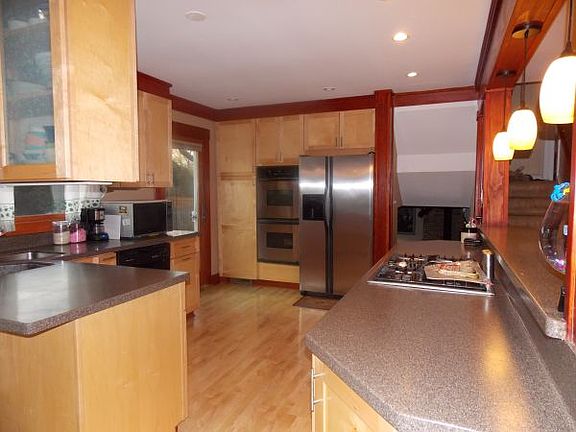 5th image of 400 Alexandria Dr