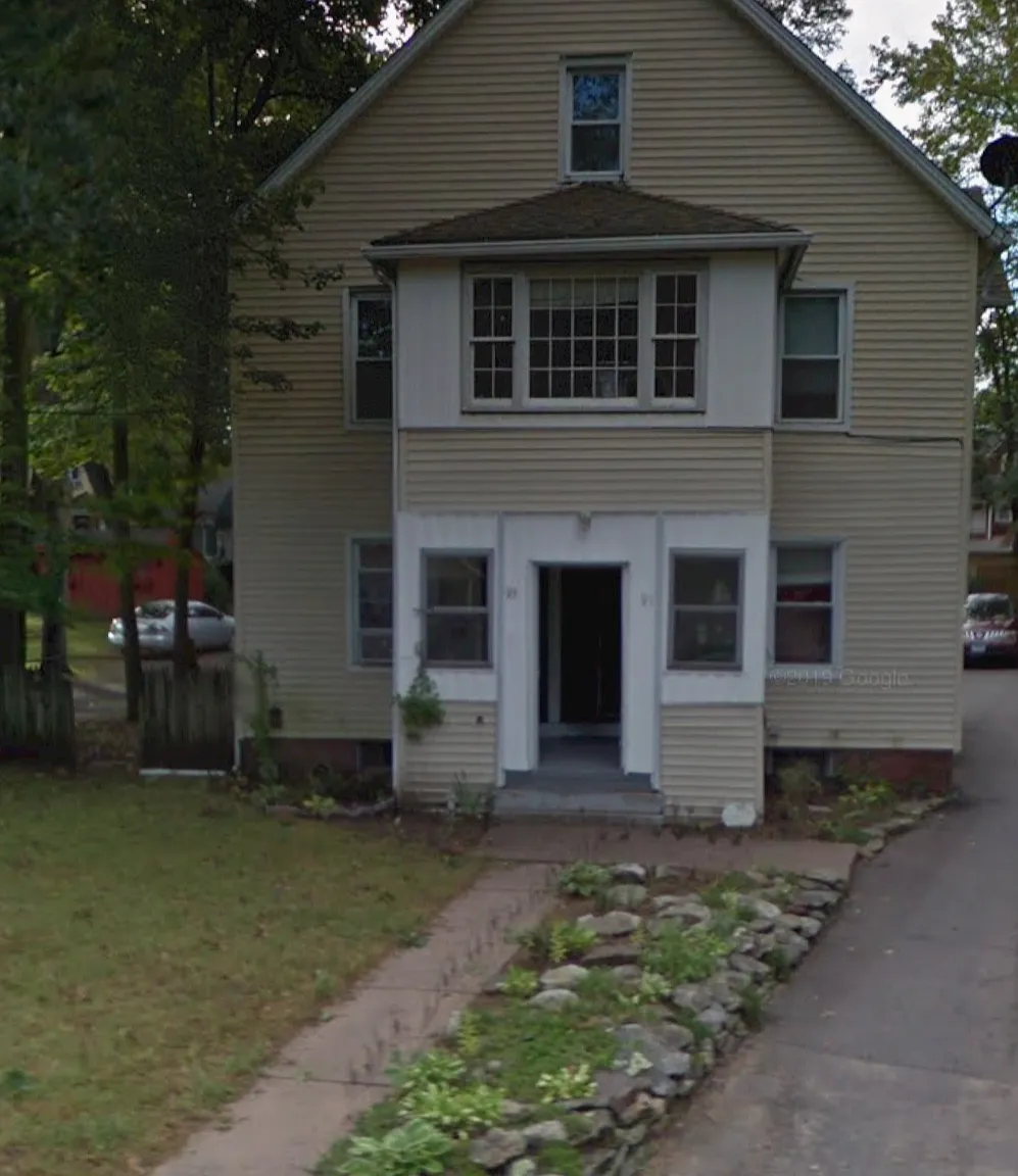 93 Larrabee St — Photo 1