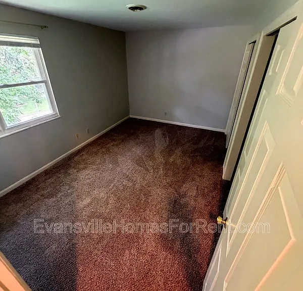 400 S Bosse Ave — Photo 10