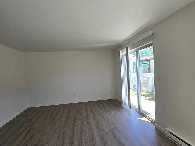 Baker Vista Apartments — Photo 11