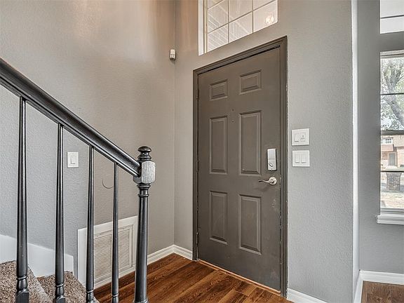 4th image of 612 SW 150th St