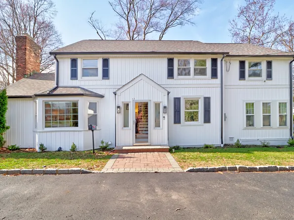 95 W Northfield Rd, Livingston, NJ 07039