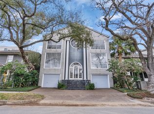 1220 Hawthorne St, Houston, TX 77006