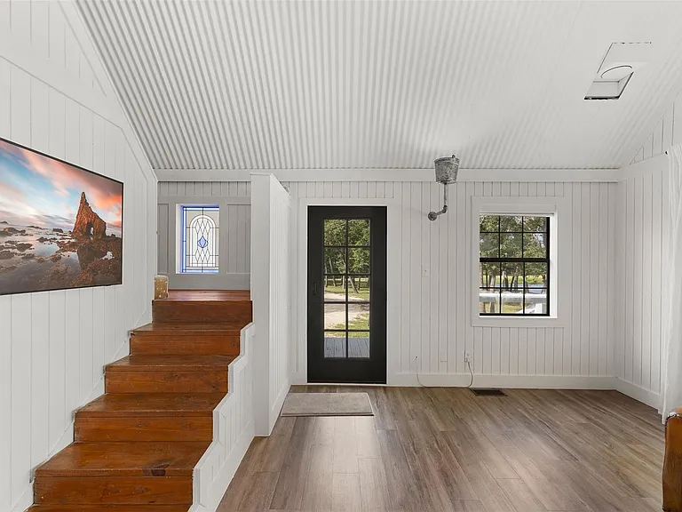 6811 Mockingbird Rd — Photo 9