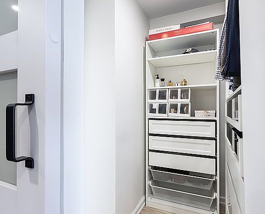 4th image of 235 E 57th St APT 17A