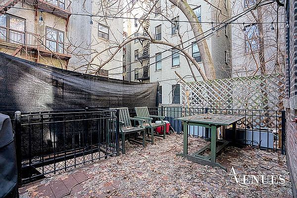 1st image of 268 W 136th St #2