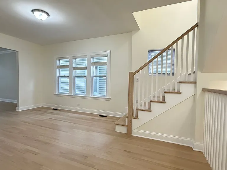 5821 W Gunnison St — Photo 29