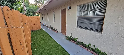 4621 SW 33rd Ave #5 Photo 1
